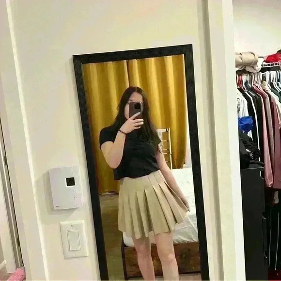 Kendall  + Kylie | Womens small beige faux leather pleated mini skater skirt - Picture 5 of 5